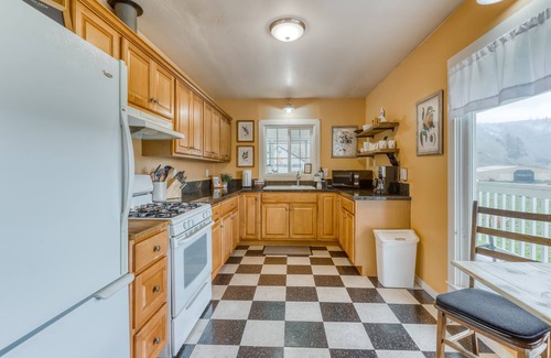 Orick House | Coastal retreat in a rural setting w/marvelous views, Ping-Pong table, & firepit