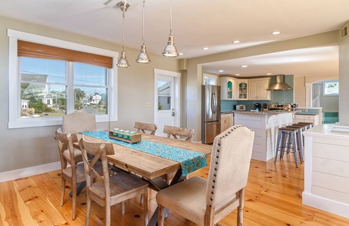 Newbury House | Coastal Retreat in Plum Island – 3 Minutes to the Beach!