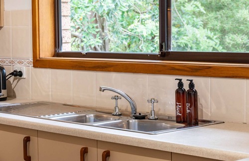 Copacabana House | "Coastal Serenity" – Ocean Views & Close to Beach