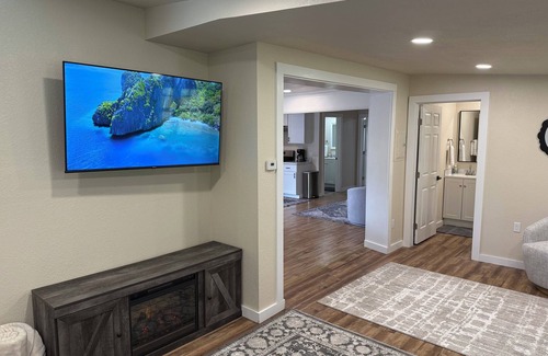 Freshwater House | Coastal Valley Hideout , 5 bedroom, 3 bath, 5 min to Cal Poly. Redwoods!