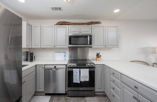 Beachwalk Condo | Coastal Villa Retreat on Harbor Island – 2BR/2BA – Sleeps 6