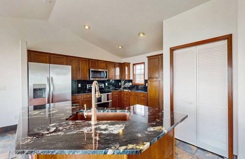 Westport House | Coastal Waterfront Getaway in Westport, WA – Endless Ocean Views