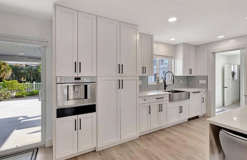 Stuart House | Coastal Waterfront Retreat with Private Dock, walking distance to District Table