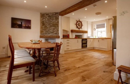 Mevagissey Cottage | Coastguards View overlooking Mevagissey Harbour with Sea Views