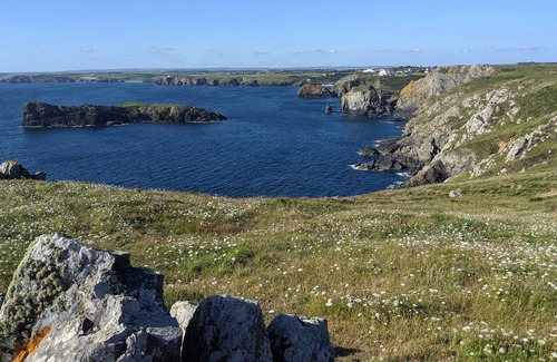 Mullion House | Coastpath, sea views, fire. Indoor pool subject to rules