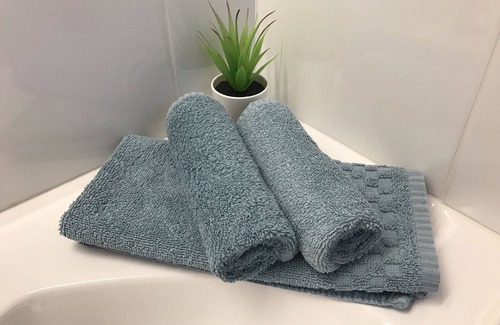 Hay Hotel | Cobb Inlander Motel