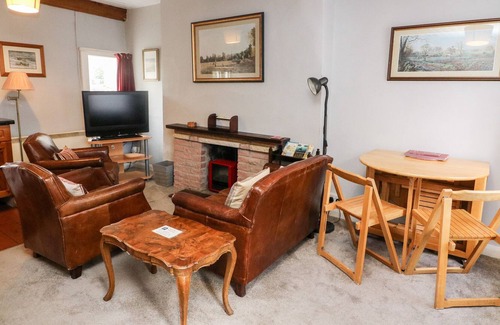 Dent Cottage | COBBLE COTTAGE, pet friendly, character holiday cottage in Dent