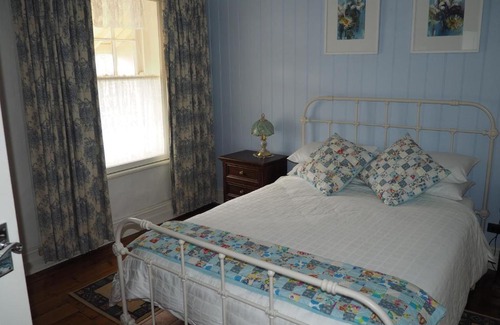 Willunga Bed & Breakfast | Cobblers Cottage B&B