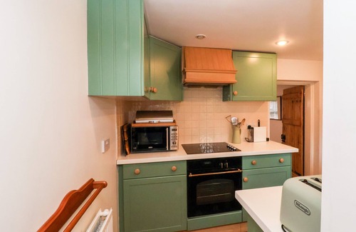 Southwold Cottage | COBBLERS COTTAGE, SOUTHWOLD, pet friendly, with a garden in Southwold