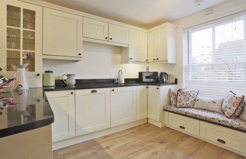Eastbridge House | Cobblers - Three Bedroom House, Sleeps 5