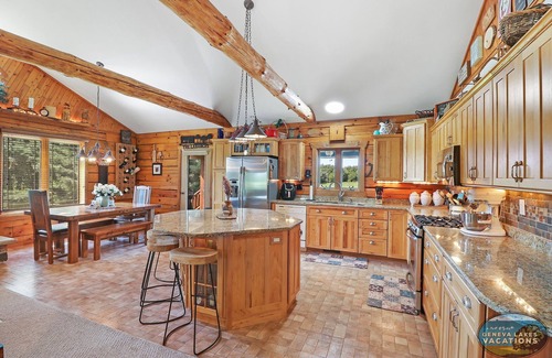 Zenda House | Cobblestone Cabin- 5 minutes from Geneva Lake, Easy Access to Snowmobile Trails!