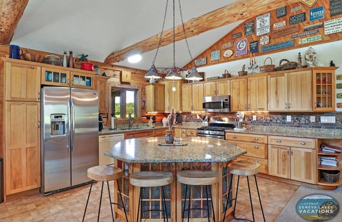 Zenda House | Cobblestone Cabin- 5 minutes from Geneva Lake, Easy Access to Snowmobile Trails!