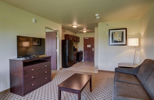 Gill Hotel | Cobblestone Inn & Suites - Kersey