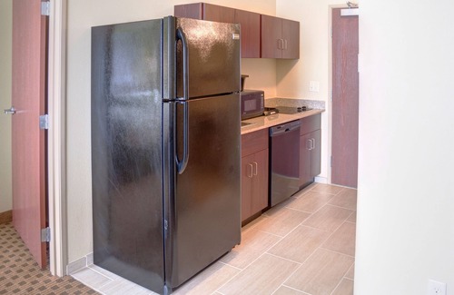 Waverly Hotel | Cobblestone Inn & Suites - Waverly