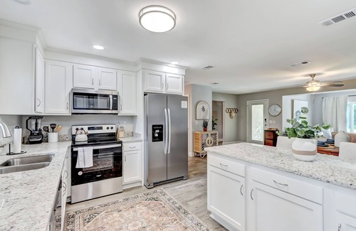 Dolphin's Cove Cottage | Cobia Cottage by the Sea - Brand New Putting Green and Peloton!