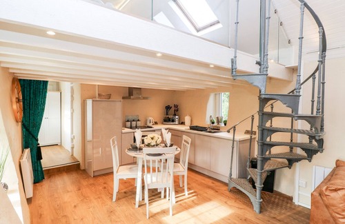Kilgetty Cottage | COBWEBS, pet friendly, character holiday cottage in Saundersfoot