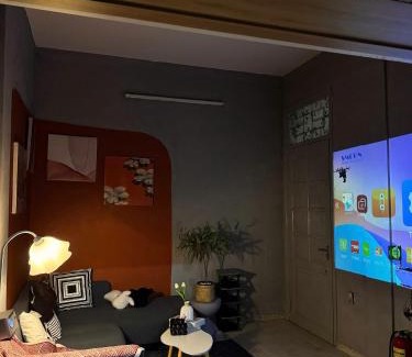 Hue Apartment | CocCoc Home