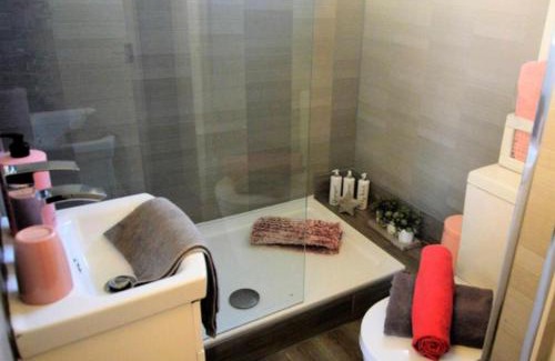 Kidwelly Apartment | Cockleshell Chalet
