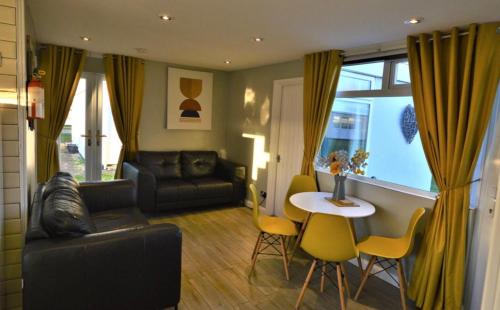 Kidwelly Apartment | Cockleshell Chalet