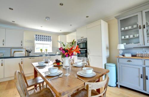 Amroth House | Cockleshell