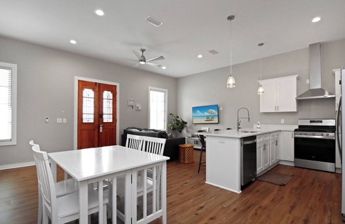 Port St. Joe House | *Cocktails* 6BR duplex next to Marina~ Heart of Port St Joe