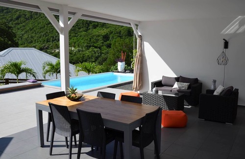 Deshaies Villa | Coco Cannelle Villa 3 bedrooms with private pool (In the heart of the village of Deshaies)