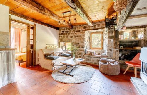 Labastide-sur-Besorgues House | Cocon avec jacuzzi