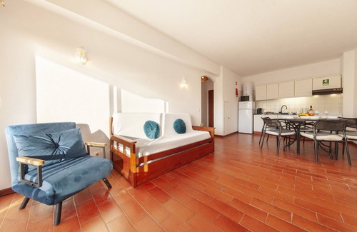 Areias de Sao Joao Apartment | Coconut Beach – 5min from Beach w/Sea View