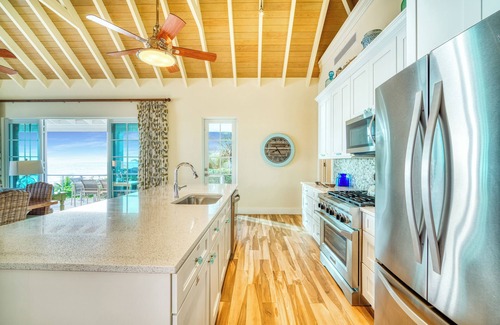 Dunmore Town Villa | Coconut Beach Bliss – Sleeps 8, Steps from the Sand, Pure Relaxation Awaits!