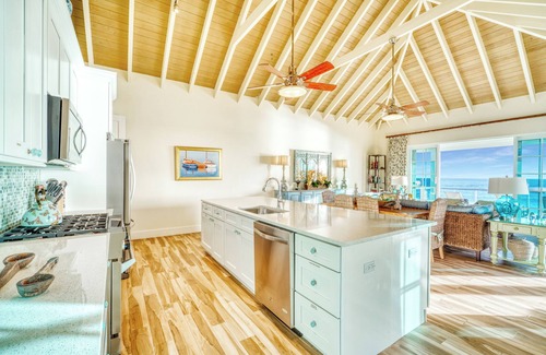 Dunmore Town Villa | Coconut Beach Bliss – Sleeps 8, Steps from the Sand, Pure Relaxation Awaits!