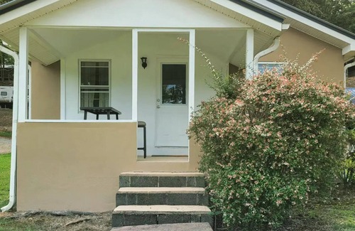 Hayesville Cottage | Coconut Cottage 2 Bedroom on Lake Chatuge!