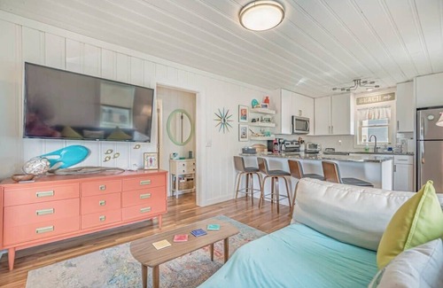Cherry Grove Beach House | Coconut Flats Duplex- Upstairs-