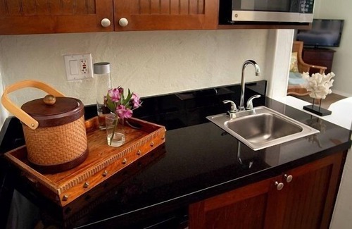Tavernier Hotel | Coconut Palm Inn