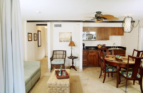 Tavernier Hotel | Coconut Palm Inn