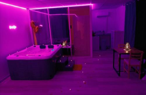 Casselardit Apartment | CocoonSPA LoveRoom Jacuzzi