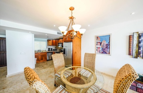 Beacon Hill Apartment | Cocos Beachfront Breeze