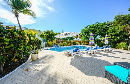 Beacon Hill Apartment | Cocos Beachfront Breeze