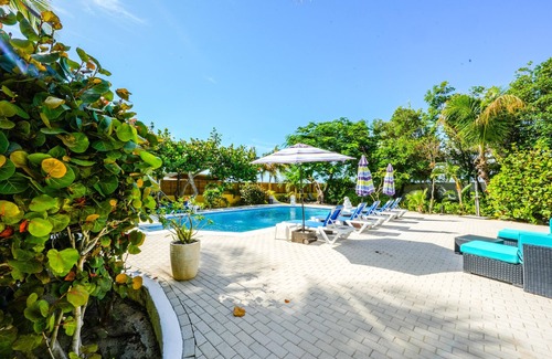 Beacon Hill Apartment | Cocos Beachfront Breeze