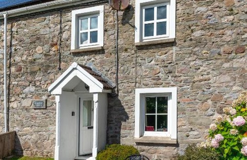 Kidwelly House | Coeden Afal