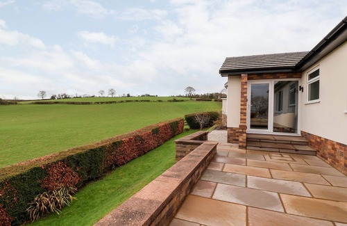 Ruthin Cottage | COEDFAN, family friendly, with open fire in Ruthin