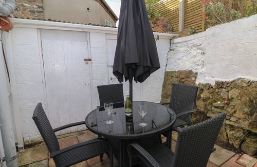 Newport Cottage | COEDMOR, pet friendly, with a garden in Newport, Pembrokeshire