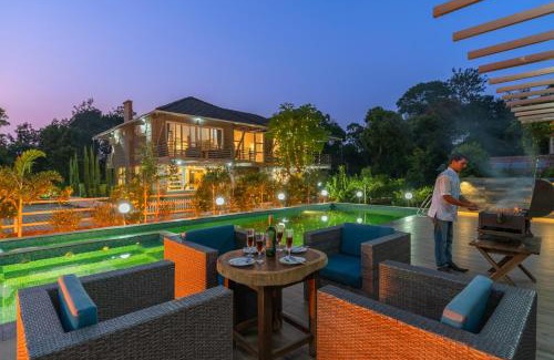 Virajpet Villa | Coffee & Mist Luxury Villa- Comp Breakfast, Pool, Lounge, and Coffee Estate by StayVista