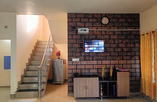 Kaimane House | Coffee View Holiday Homes