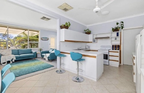 Lake Wangary House | 'Coffin Bay Holiday Home"' One Atmosphere close to main jetty and yacht club