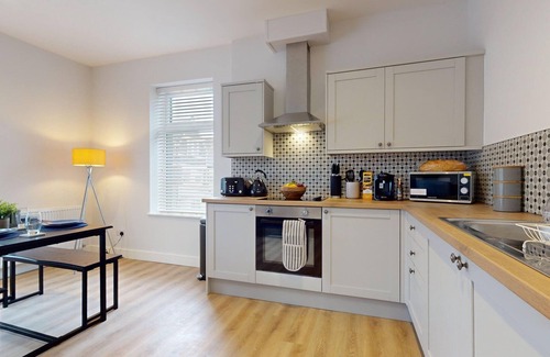 Cathays Apartment | Cohost Partners Charming 1BR Flat Cardiff Bay