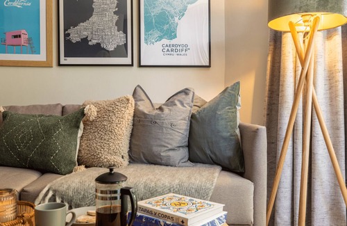 Adamsdown Apartment | Cohost Partners Chic 1BR in Roath with Free WiFi