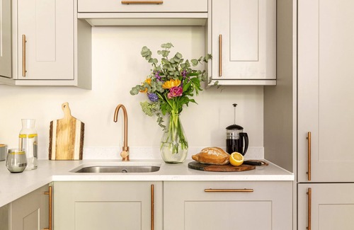 Adamsdown Apartment | Cohost Partners Chic 1BR in Roath with Free WiFi
