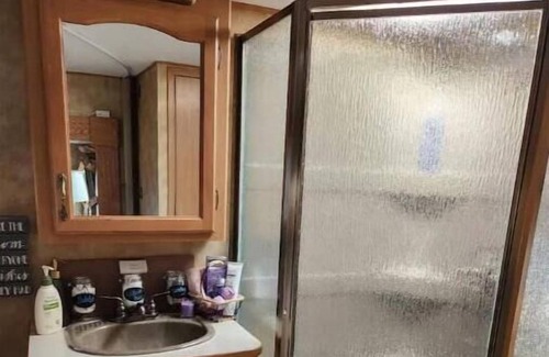 Malletts Bay House | Colbys Camper