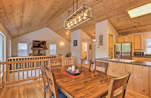 Cold Springs Cottage | Cold Springs Mountain Cabin: Hot Tub & Generator