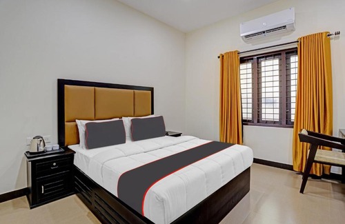 Kazhakuttam Hotel | Collection O 81280 Hotel Chinnus